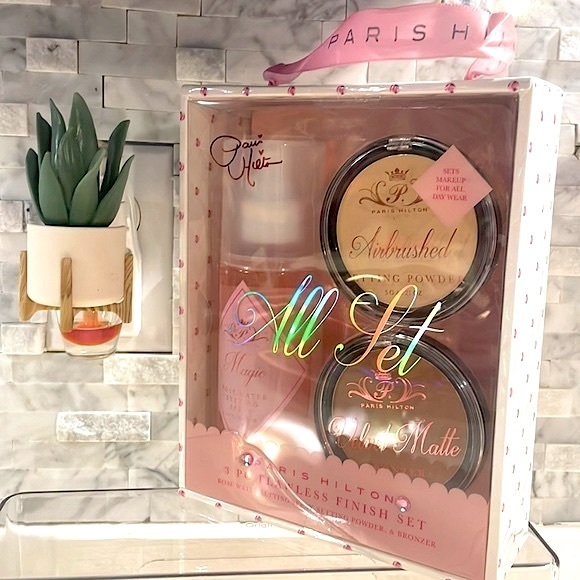 🆕 Paris Hilton “All Set” Rare 3-Piece Flawless Makeup Finishing System - Picture 2 of 8